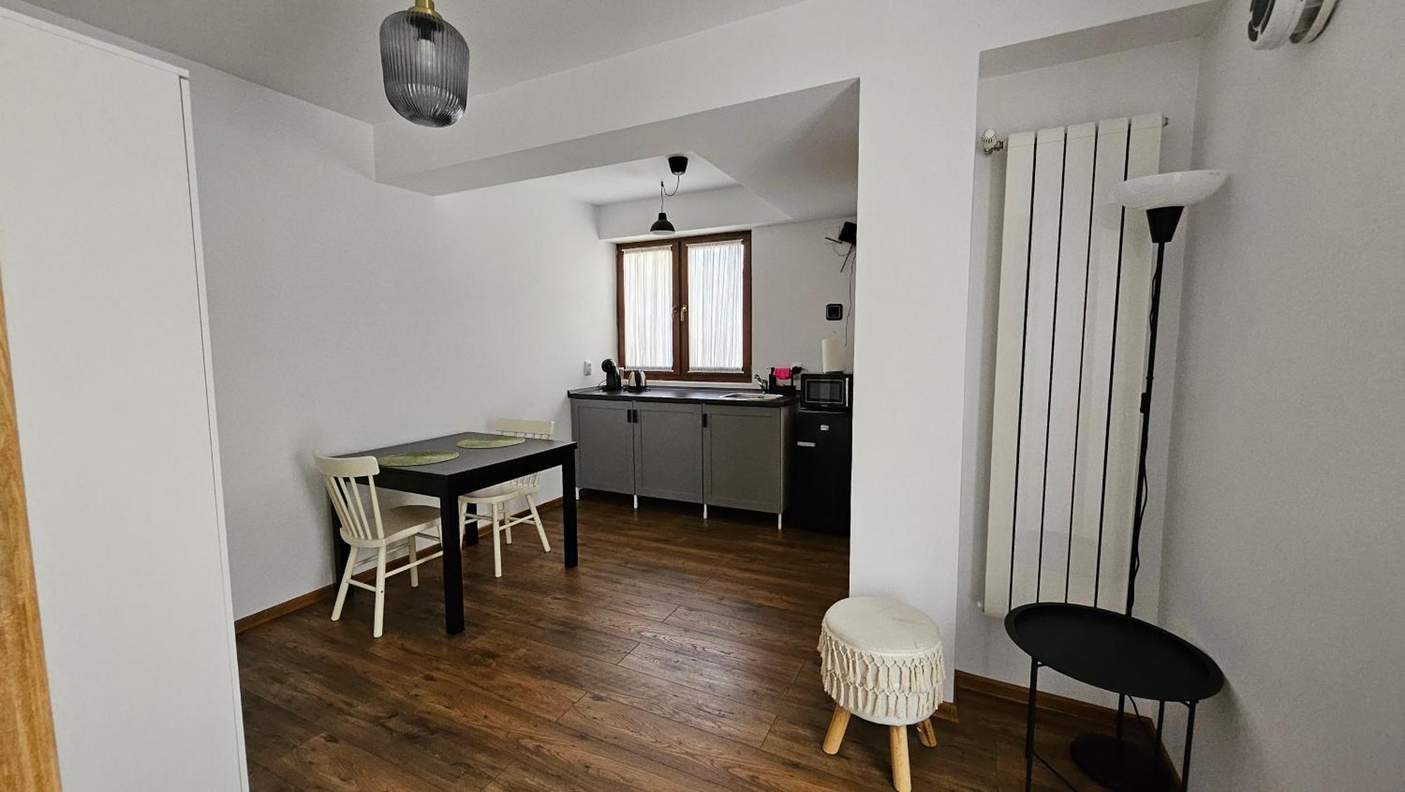 Old Town Apartament Apartment Targoviste Bagian luar foto